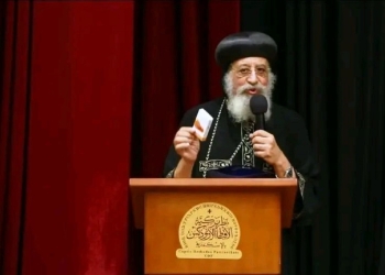 البابا تواضروس الثاني بعد 50 عام على تخرجه يفاجئ كهنة الإسكندرية بـشنطة أدوية لرفع المناعة 10 لقاء البابا تواضروس