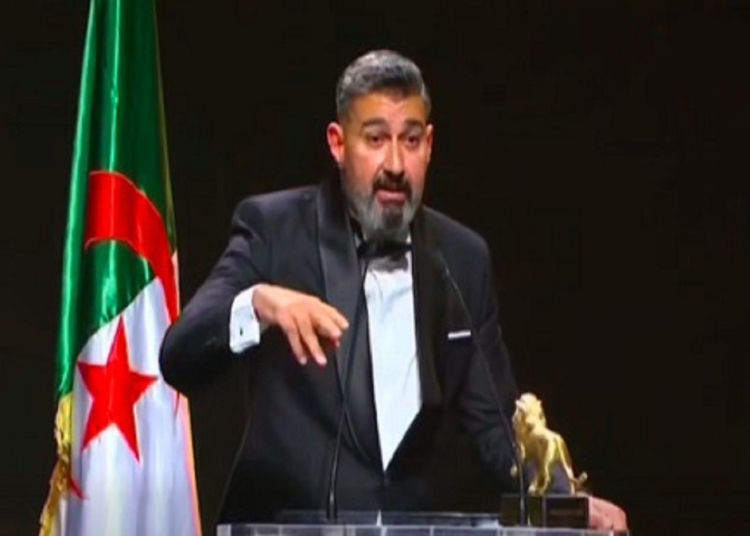 الفنان ياسر جلال يثير غضب المصريين بتصريح تاريخي مغلوط الجيش الجزائري جه مصر وحمى الرجال والنساء المصريين بعد 1967 1 الفنان والنائب في مجلس الشيوخ، ياسر جلال