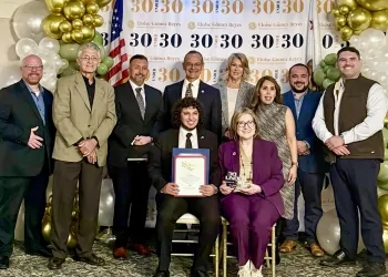 بالصور اختيار مينا حنين ضمن أفضل 30 شاب بكاليفورنيا إنجاز مصري في أمريكا 12 مينا حنين ضمن أفضل 30 شاب بكاليفورنيا