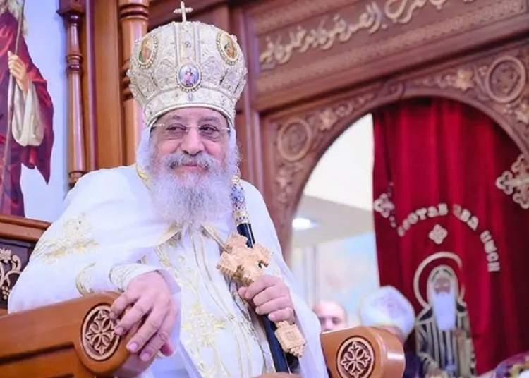 محافظ أسوان يهنئ البابا تواضروس الثاني بنجاح العملية الجراحية ويتمنى له الشفاء العاجل 1 البابا تواضروس