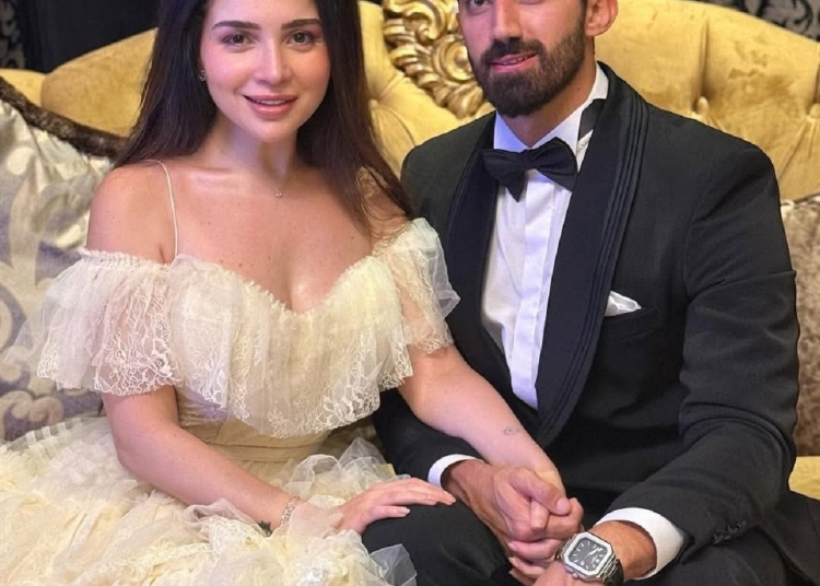 ننشر لحظة مؤثرة لدموع مي عز الدين في عقد قرانها على رجل الأعمال أحمد تيمور بصورة لوالدتها 1 مي عز الدين