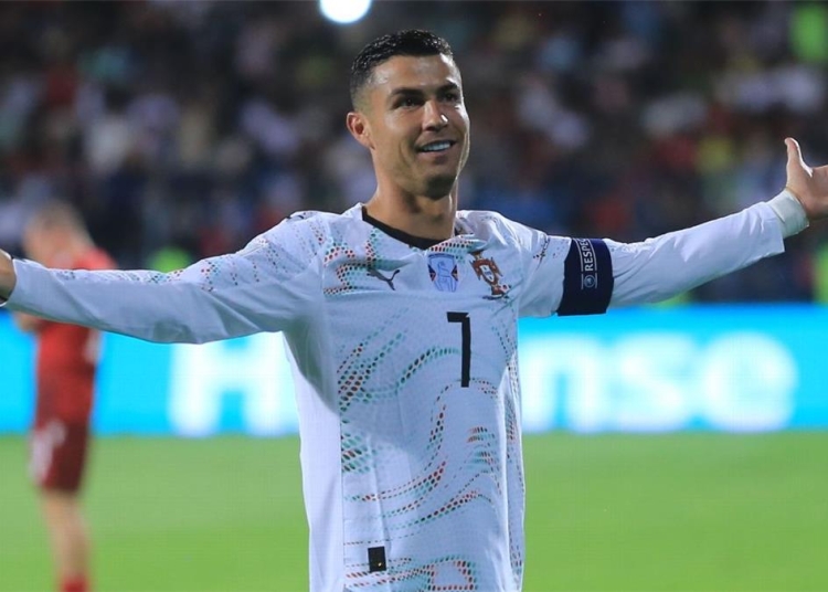 كريستيانو رونالدو أغناهم من هم أعلى 8 لاعبين أجراً 1 كريستيانو رونالدو