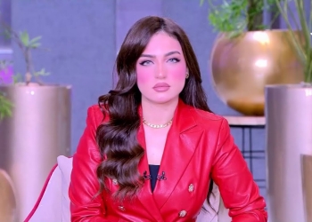 الإعلامية ياسمين عز توجه رسالة نارية للفنان محمد صبحي
