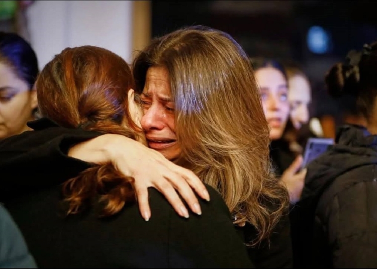 صور شهداء كنيسة مار الياس فى دمشق تزين شجرة الميلاد بعد أشهر على التفجير الانتحارى 1 شهداء كنيسة مار الياس فى دمشق