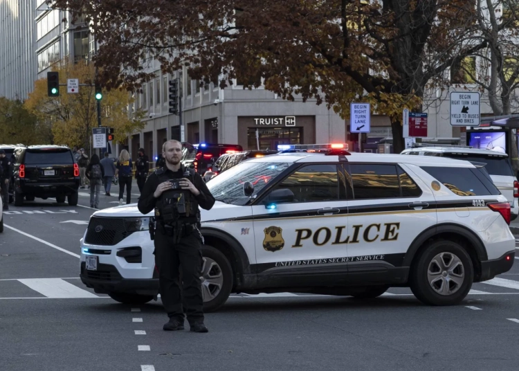 بعد حادث إطلاق النار قرب البيت الأبيض تفاصيل جديدة حول المشتبه به 1 حادث إطلاق النار