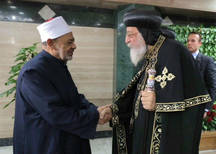 الدكتور أحمد الطيب يطمئن على صحة البابا تواضروس الثاني بلفتة تحمل معاني المحبة والتآخي 1 شيخ الأزهر الدكتور أحمد الطيب يطمئن على صحة البابا تواضروس الثاني