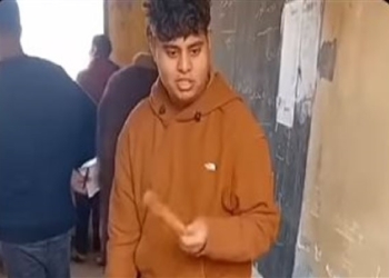 واقعة فصل 3طلاب لمدة عام راسي كامل