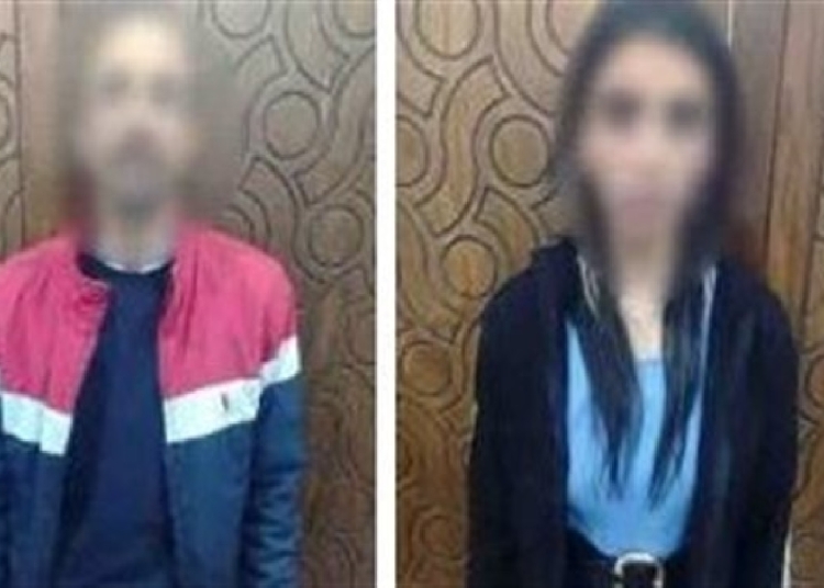 كشف تفاصيل القبض على رجل وسيدة في الإسكندرية يروجون لممارسة الرذيلة خلال تطبيقات الموبيل 1 رجل وسيدة في الإسكندرية يروجون لممارسة الرذيلة
