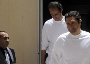 أول رد من علاء مبارك على تصريحات زيارة الإخوان له ولجمال أخيه في السجن واثارة جدل كبير 10 رد من علاء مبارك على تصريحات زيارة الإخوان