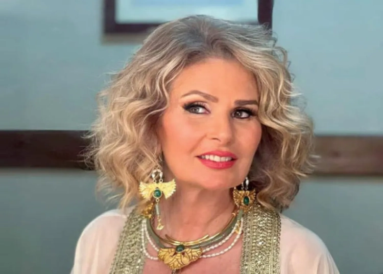 بالصور فستان الفنانة يسرا الذهبي في حفل Joy Award سعره يقترب من 805 آلاف جنيه 1 أزمة عمرو دياب ويسرا