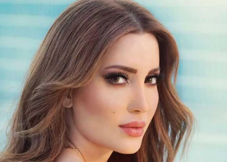 بالصور الفنانة نسرين طافش في حفل جوي أووردز تسحر الجمهور بإطلالتها النارية 1 الفنانة نسرين طافش
