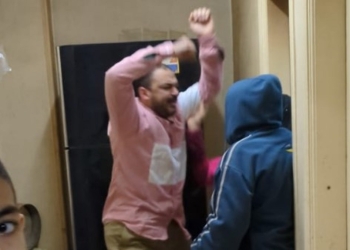 صراع على الميراث وضع أسرة على حافة الانهيار ابن يعتدي على والده داخل منزله حكاية فيديو هزت الرأي العام 11 ابن يعتدي على والده