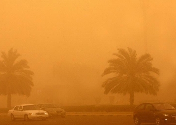 أغلق النوافذ وارتدِ الكمامة عاصفة ترابية شديدة إرشادات لتجنب المخاطر الصحية 10 عاصفة ترابية تضرب البلاد