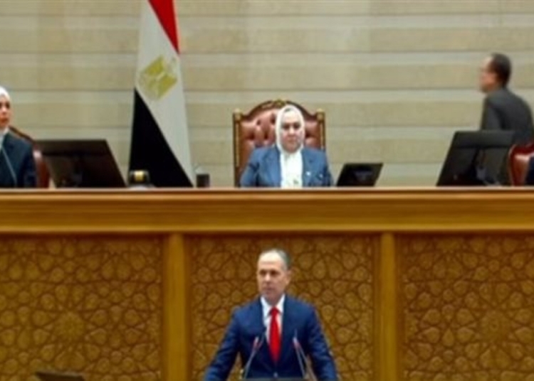 أعضاء مجلس النواب الجدد فى مشهد تاريخى يؤدون اليمين الدستوري من قلب العاصمة الجديدة ثلاث نائبات يقدن افتتاح الفصل التشريعى 1 أعضاء مجلس النواب الجدد يؤدون اليمين الدستوري