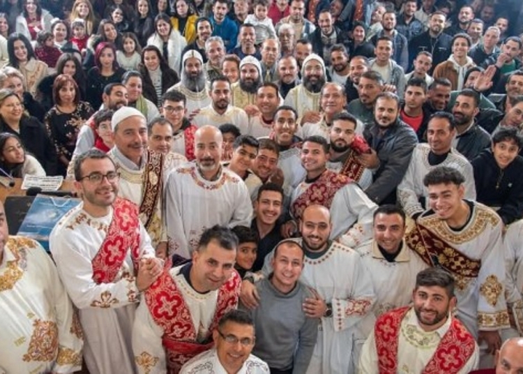 بالصور الاحتفال بعيد الميلاد المجيد في الكنيسة القبطية بقبرص وسط أجواء روحانية 1 عيد الميلاد في قبرص