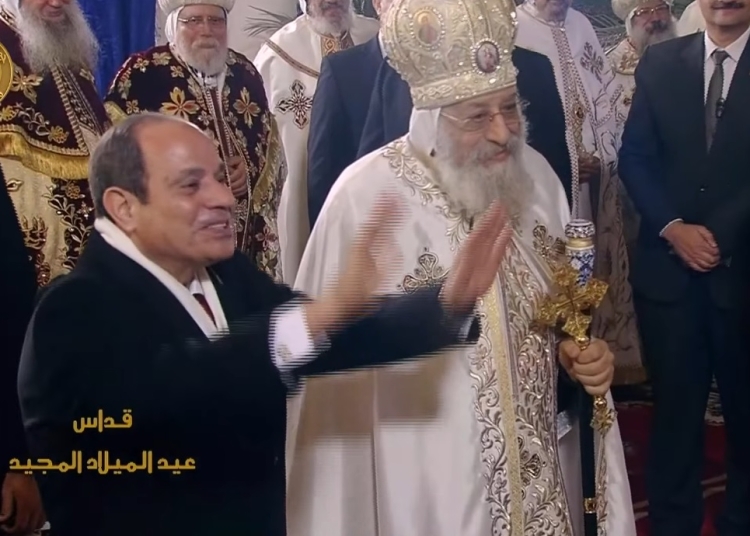 بنحبك يا ريسنا ياغالي بالصور كيف استقبل الأقباط الرئيس السيسي في الكاتدرائية في قداس عيد الميلاد 1 الرئيس السيسي والبابا تواضروس
