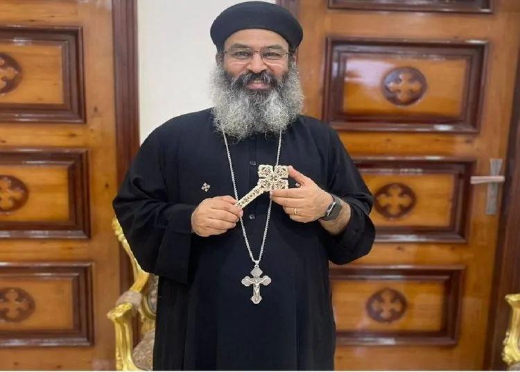 تحريات موسعة لكشف ملابسات واقعة سقوط القمص تادرس عطية الله من أعلى أحد العقارات بالإسكندرية والنيابة تحقق 1 واقعة سقوط القمص تادرس عطية الله