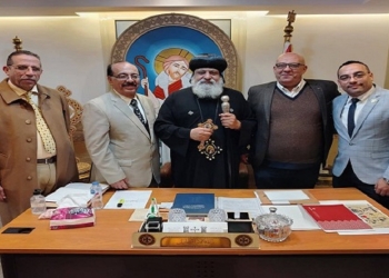 الأنبا ميخائيل أسقف حلوان يلتقي بعدد من قانونيين الإيبارشية لمتابعة موقف أبنائه بكنيسة 15 مايو 9 الأنبا ميخائيل أسقف حلوان يلتقي بعدد من قانونيين الإيبارشية