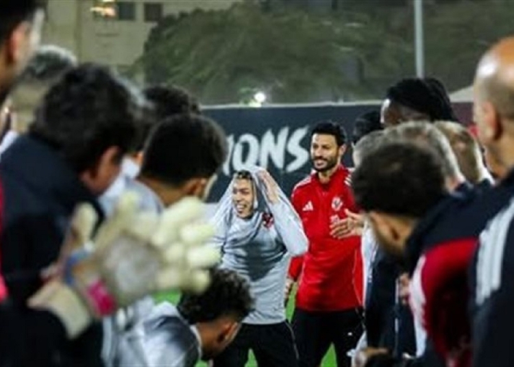 بالصور كيف احتفل لاعبي الأهلي بعيد ميلاد إمام عاشور قبل صدام سموحة 1 عيد ميلاد إمام عاشور