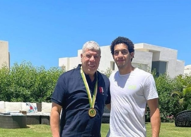 القنبلة فجّرها والده حقيقة الـ 60 مليون جنيه وأقل عقد في الأهلي هل يرحل مصطفى شوبير 1 أحمد شوبير ونجله