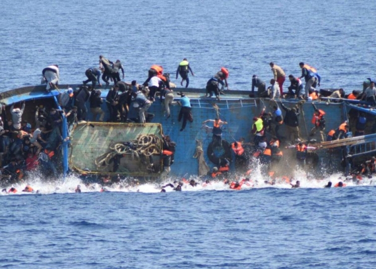 تفاصيل حادث غرق مركب هجرة غير شرعية باليونان وفقدان 18 مصريًا ووفاة 3 آخرين وزارة الخارجية تتابع التطورات 1 غرق مركب هجرة غير شرعية باليونان