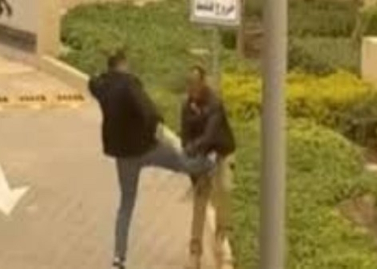 رجل أعمال يعترف بالاعتداء على فرد أمن إداري في التجمع حادثة أثارت غضب المواطنين 1 التعدي على فرد الأمن الإداري بالتجمع