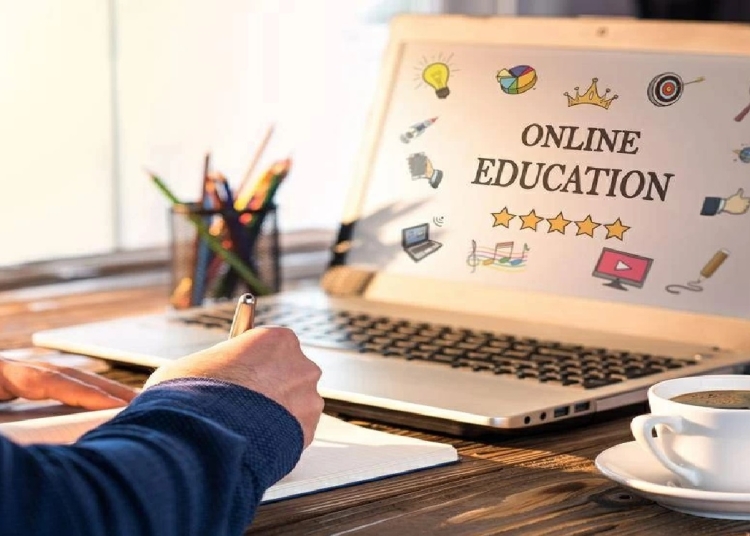 هل الدراسة ستتحول أونلاين تساؤلات كثيرة عقب مقترح الحكومة 1 هل الدراسة ستتحول أونلاين