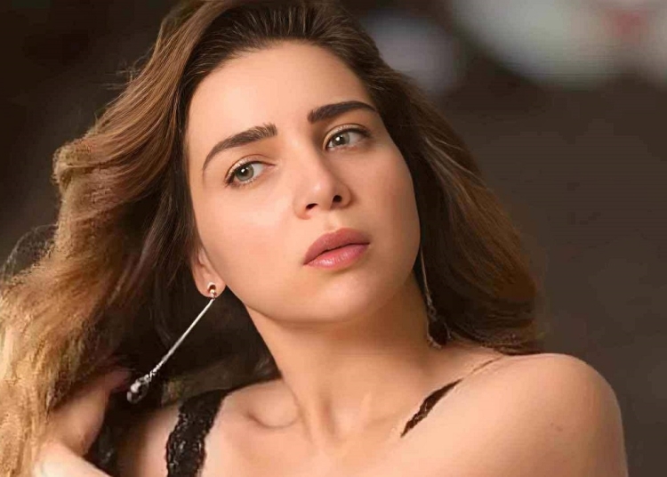 تطورات حالة الفنانة مي عز الدين الصحية انتشار كثيف للصديد في المعدة 1 حالة الفنانة مي عز الدين