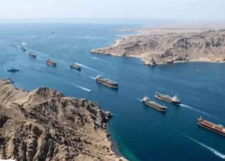 زلزال في هرمز ترامب يكشف عن هدايا إيرانية وتغيير سري للنظام في طهران 1 مضيق هرمز
