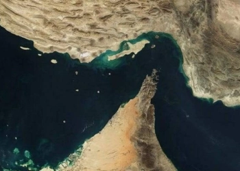 كشف كيف ملكت إيران زمام الأمر في أزمة مضيق هرمز وتحكمت في قبل الباب أمام النفط العالمي والغاز 11 فرض رسوم على عبور مضيق هرمز