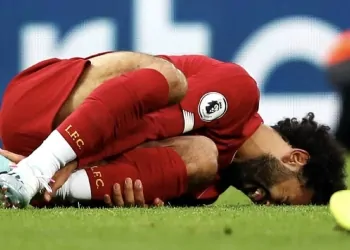 صلاح عقب إصابته - إصابة محمد صلاح