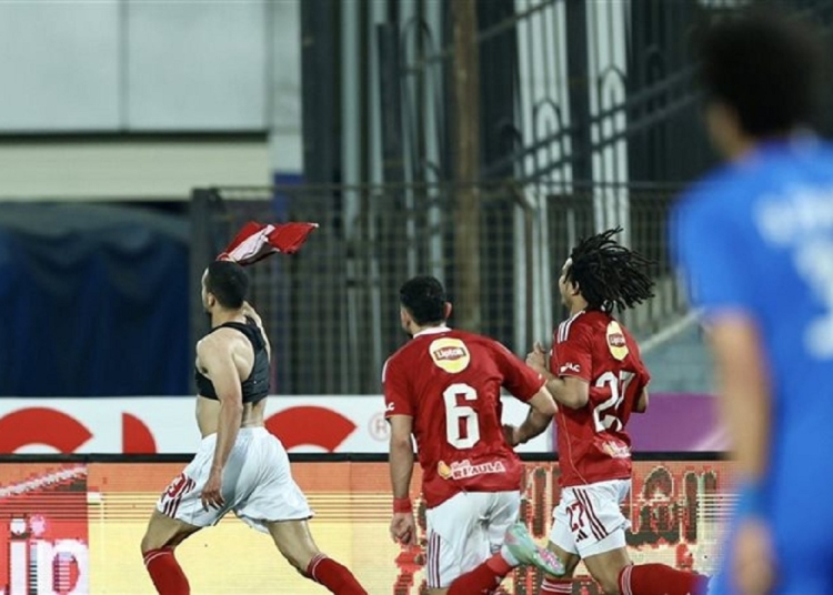 زلزال في الدوري المصري سموحة يشكو ظلم لقاء الأهلي وعبد الحفيظ يهاجم اتحاد الكرة 1 غربلة قائمة الأهلي