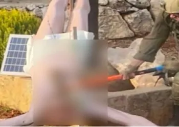 تحطيم تمثال السيد المسيح بلبنان