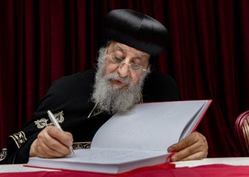 زيارة البابا تواضروس الثاني للنائب البطريركي