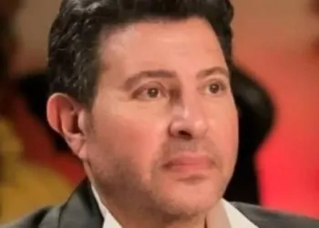 من باريس الى القاهرة لحظة وصول جثمان هاني شاكر تشعل الحزن 7 لحظة وصول جثمان هاني شاكر