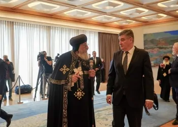 بالصور الرئيس الكرواتي يستقبل البابا تواضروس الثاني بمكتبه الرئاسي