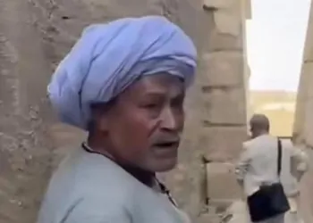 مبارك حارس أمن معبد الكرنك
