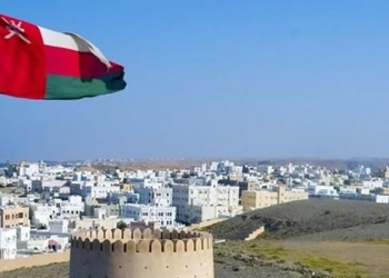 سلطنة عمان تكشف سبب إصدارها تحذير للسفن بمضيق هرمز 12 تحذيرا جديدا إلى سلطنة عُمان