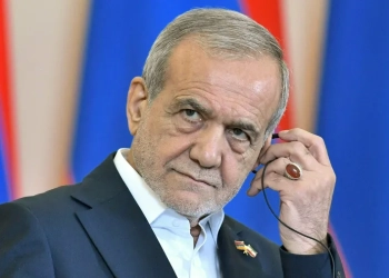 الغموض يحيط بالرئيس الإيراني عقب تقارير الاستقالة 8 الغموض يحيط بالرئيس الإيراني