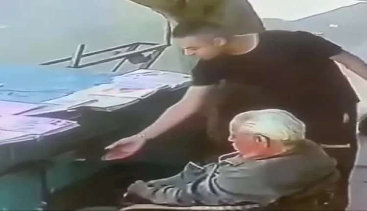 قاضي المعارضات يصدر قرار جديد ضد المتهم بـ سرقة بائع جرائد حلوان 1 سرقة بائع جرائد حلوان