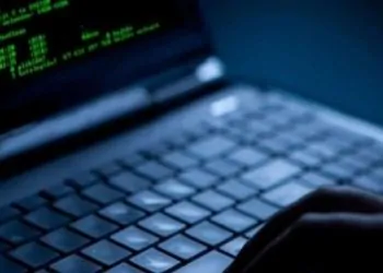 الاحتيال بتقليد الأصوات