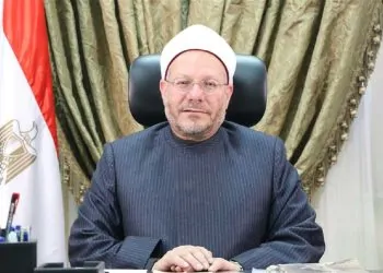 عقب واقعة الكمبوند الشهير المفتي السابق يجيب هل تعد الخادمة ملك يمين