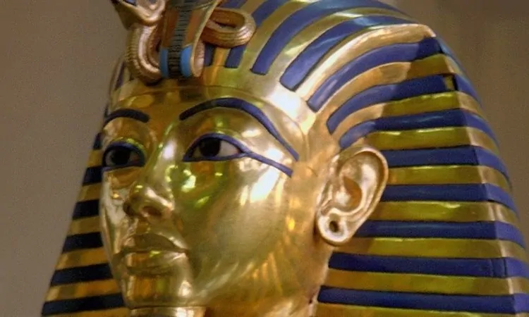 مصدر من المتحف المصري الكبير يكشف 139 قطعة زائدة بمقتنيات توت عنخ آمون 1 توت عنخ آمون