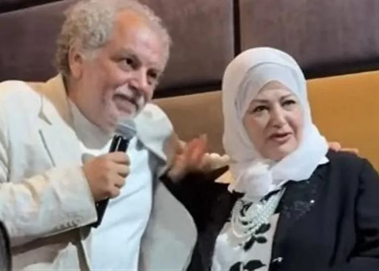 متحطش إيديك عليا الفنانة عفاف شعيب توضح حقيقة إحراجها لأشرف فايق على المسرح 1 حقيقة إحراج الفنانة عفاف شعيب لأشرف فايق على المسرح